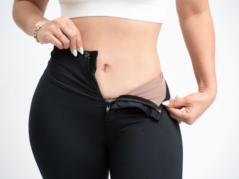 Pantalon évasé sculptant taille haute